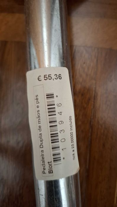 Pedaleira ergométrica portátil e ajustável