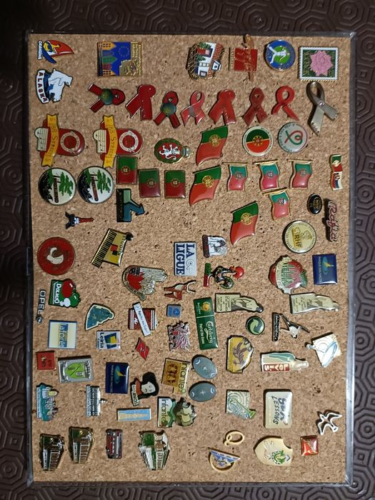 Pins de coleção de diversos temas