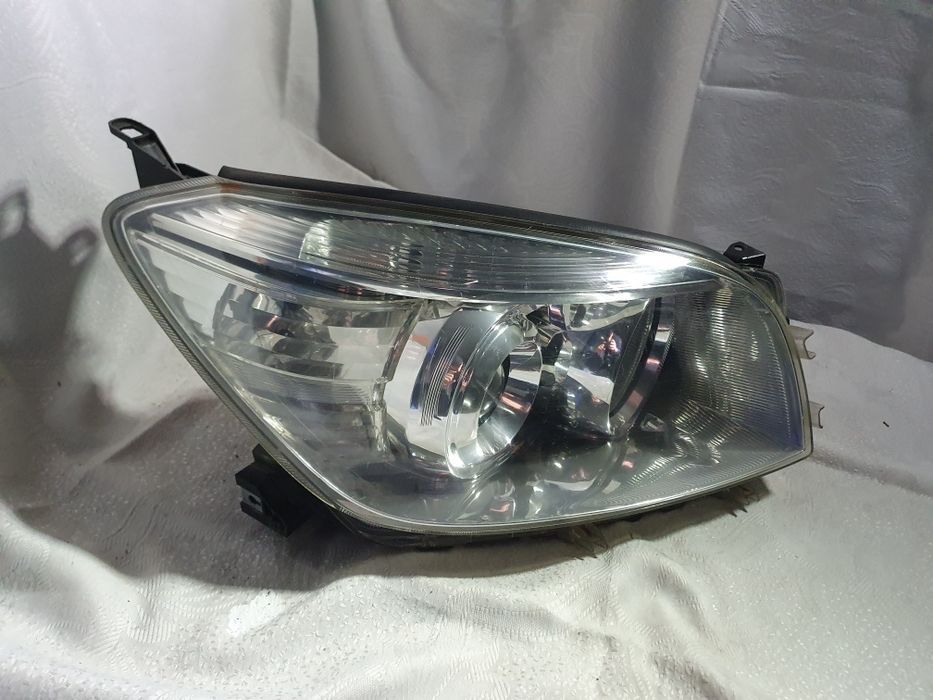 Lampa prawa Toyota Rav4 Rav-4 III Europa