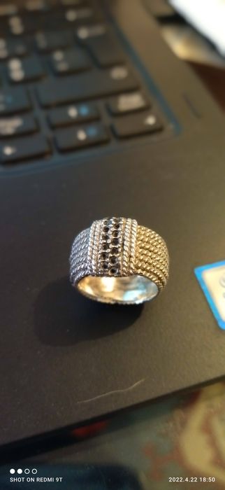 Anel em prata e pedras