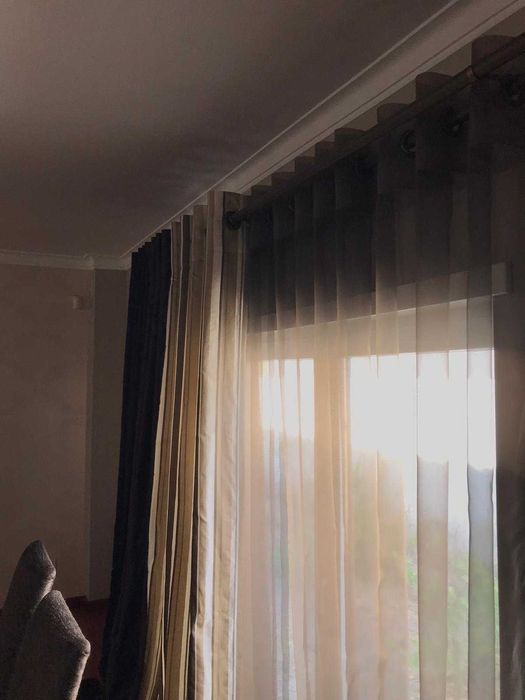 Cortinas / Cortinado de luxo com varão duplo (2,80m)