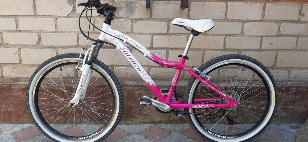 Алюминиевый велосипед Intenzo Jasmine
