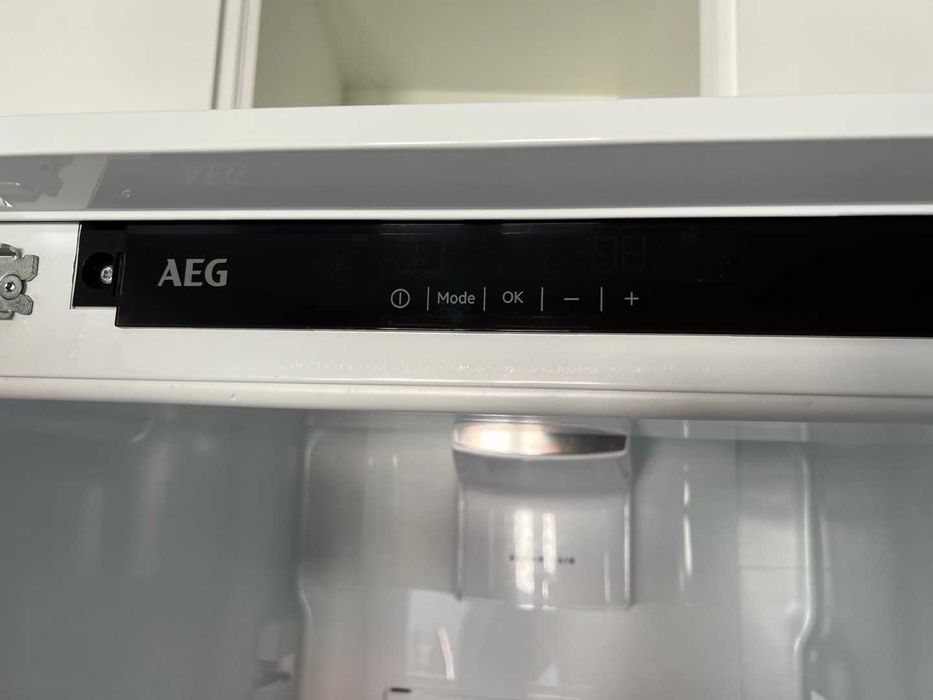Frigorífico AEG SKE818E9ZC de encastrar em excelente estado!