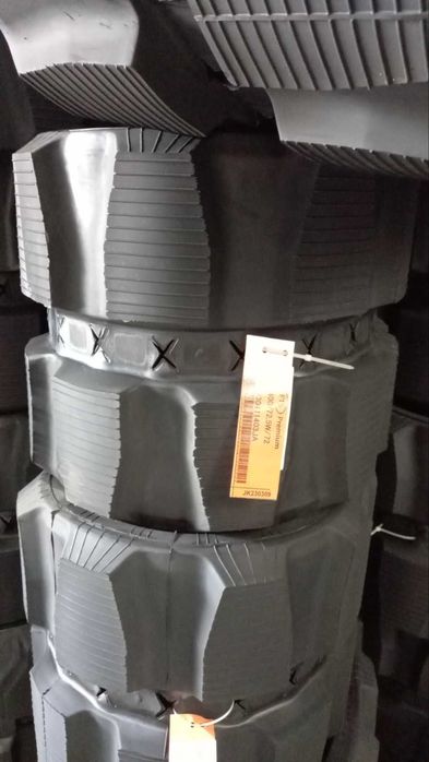 Гумова гусениця 400х72,5х76W   400/72.5/76W