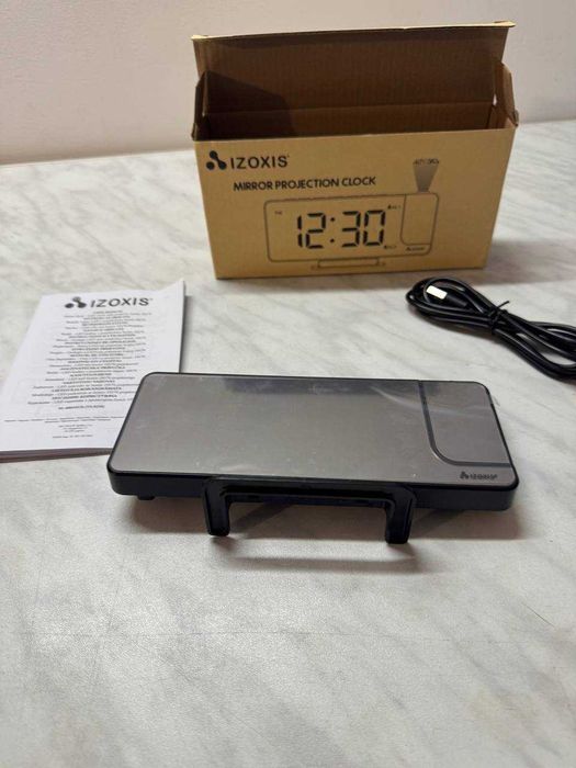 Budzik LED z Projektorem, Lustrzanym Ekranem i Regulacją