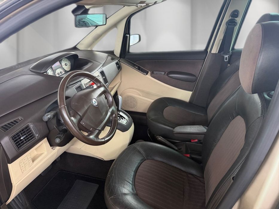 Lancia Musa 1.3 16V M-jet DFN Platino