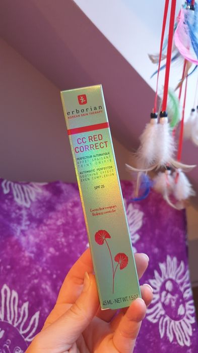 Nowy Erborian CC Red Correct do twarzy