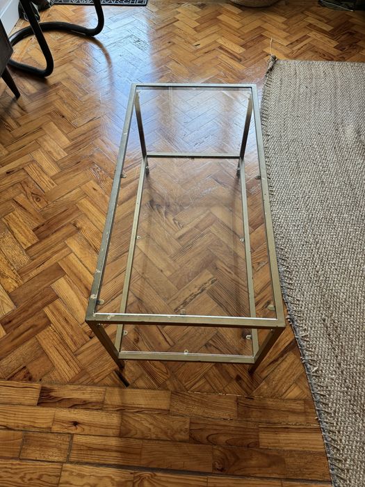 Estante e mesa de centro