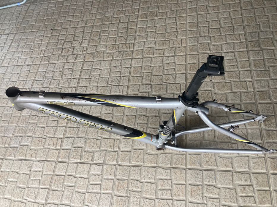 Quadro TREK com espigão tam S