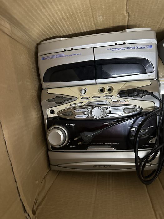 Radio pioneer com duas colunas