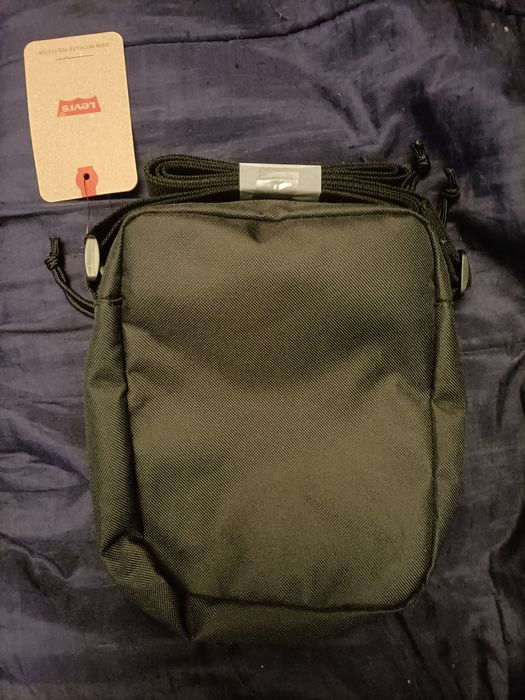 Mala Tiracolo Preta da Marca Levis Original Nova