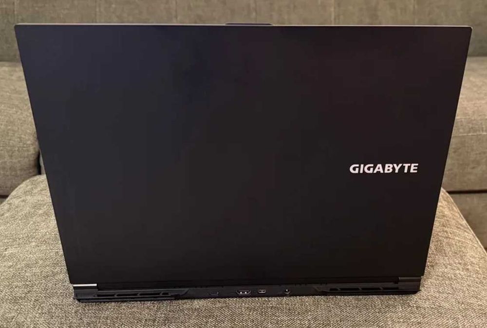 Gigabyte G6 KF 16" (Intel Core i7-13620H, 32GB, 2TB SSD, RTX 4060 8GB)