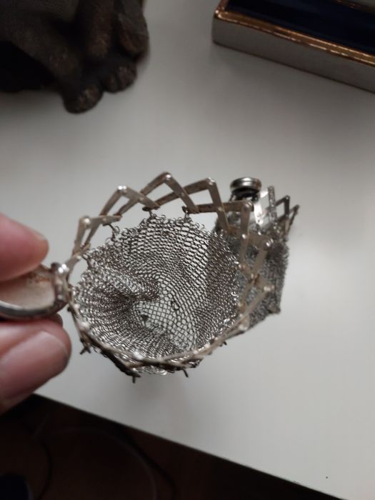 Vendo 1 porta moedas antigo em prata