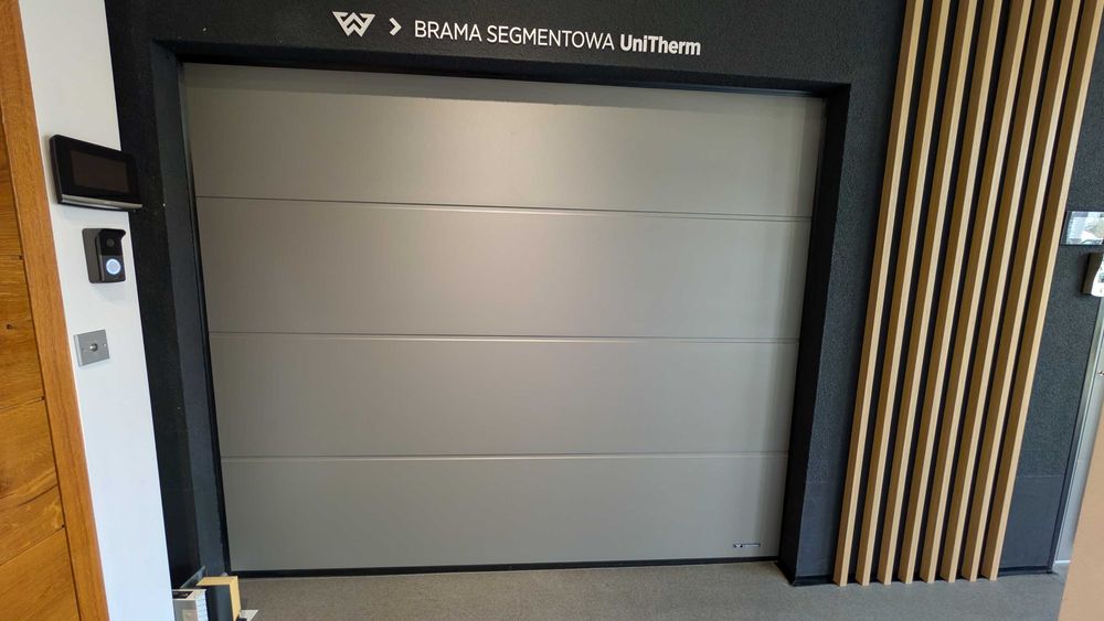 Brama garażowa segmentowa Wiśniowski Unitherm od ręki 2500x2125