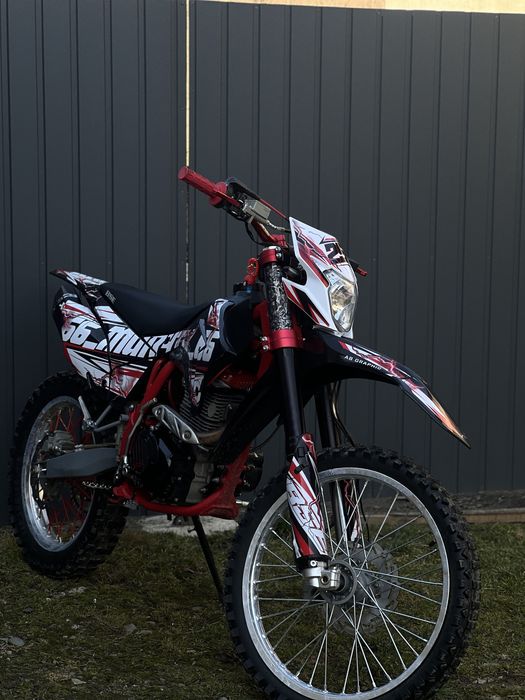 Продам BSE J10 в гароному стані