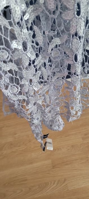 Szal koronkowy z cekinami srebrny