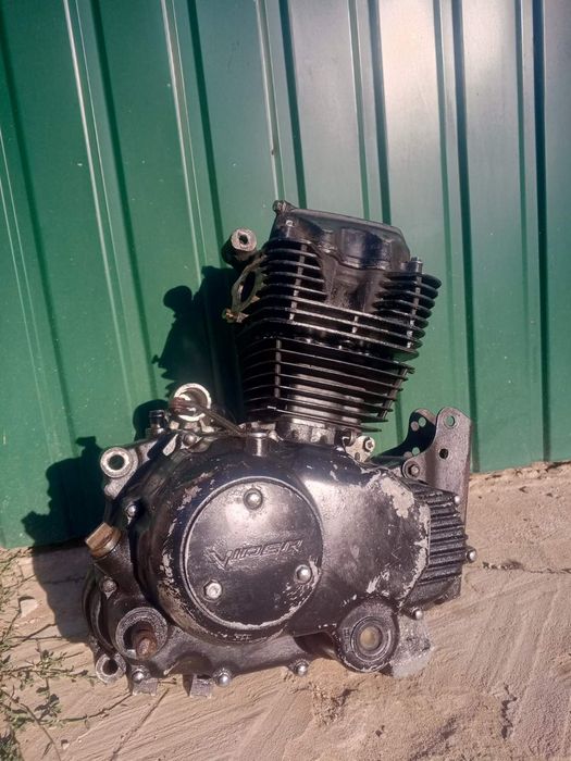 Двигуни 200 куб продам