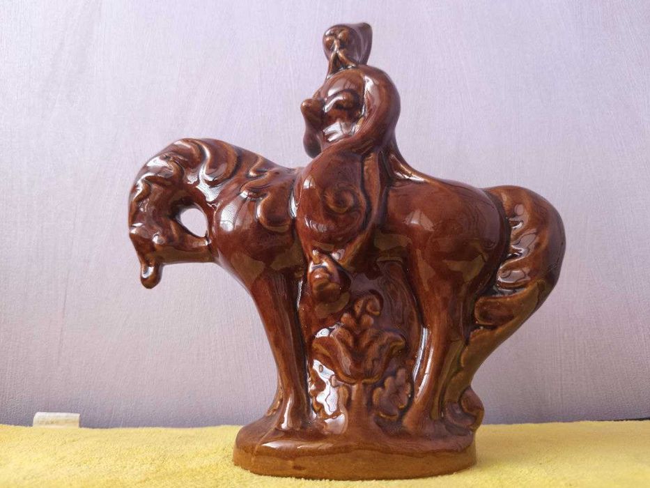 винтажная керамическая статуэтка «Казак на коне».