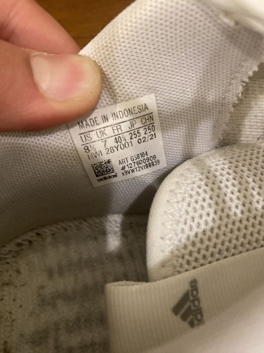 Кросівки Adidas v