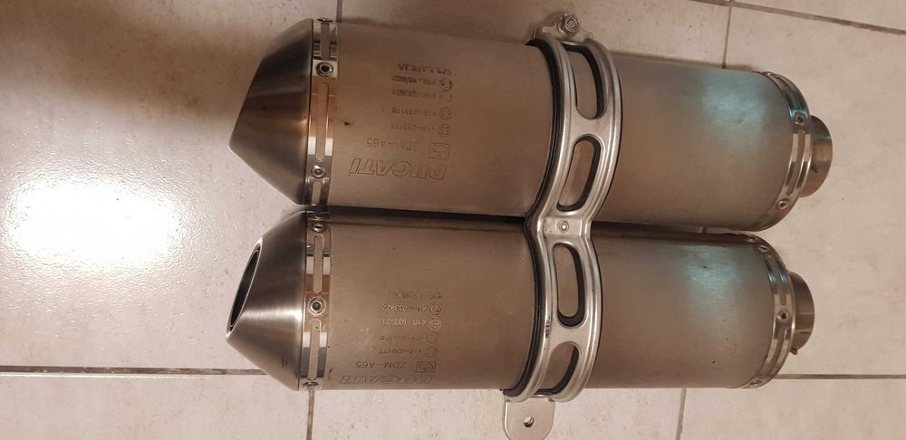 Escapes ducati streetfighter