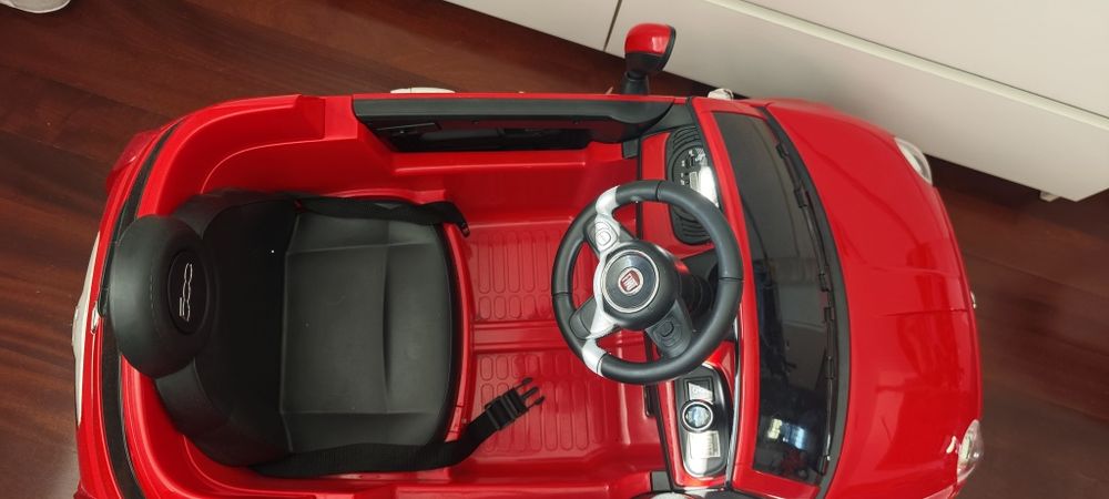 Fiat 500 eléctrico de criança