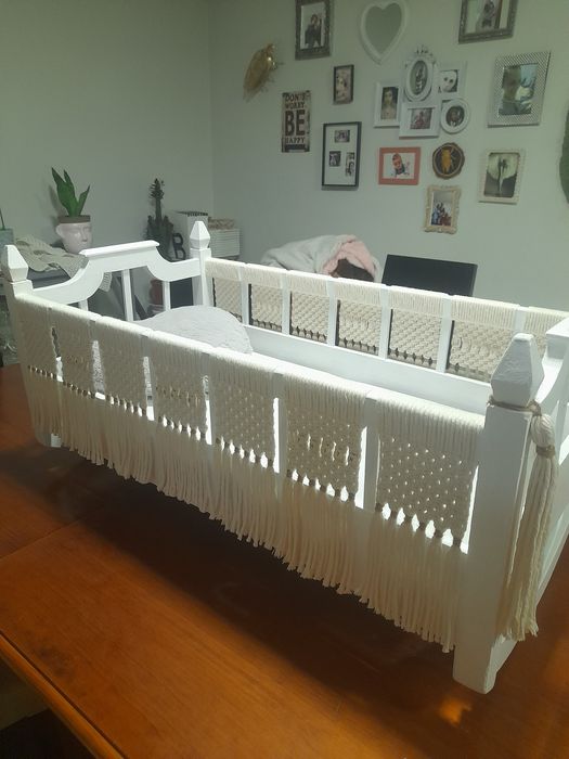 Berço baloiço com macramé