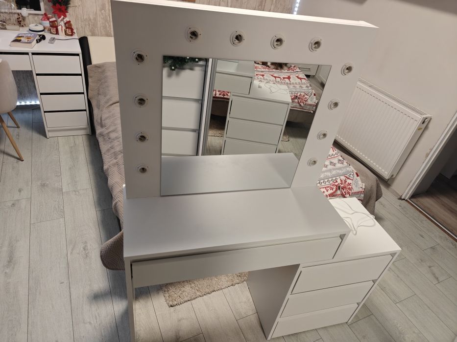 Sprzedam toaletkę nowa