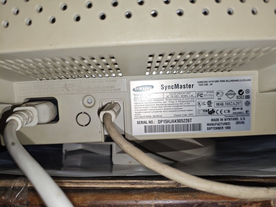 Монитор Samsung 15 дюймов (формат 4:3)