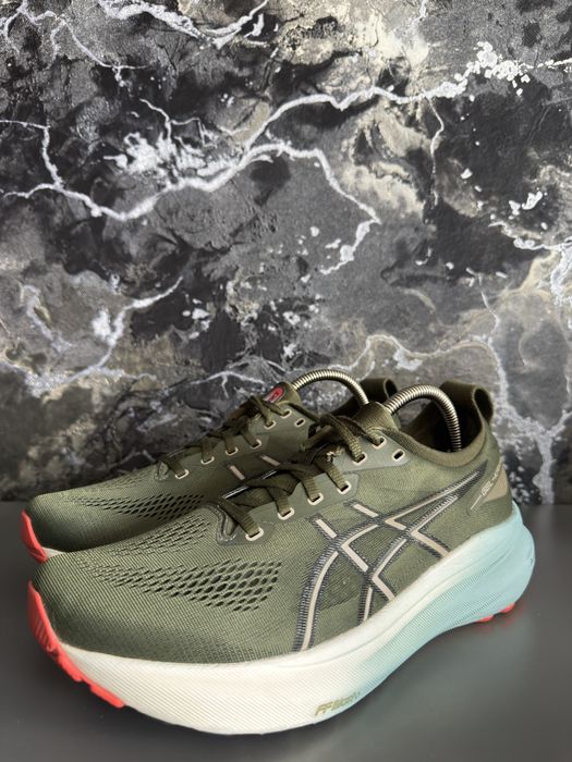 Кросівки чоловічі Asics Gel-Kayano 31 43.5р