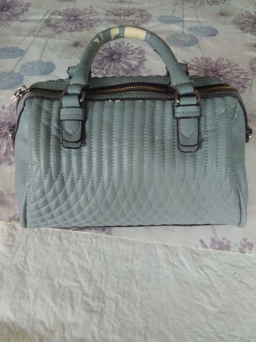 malinha de mão azul acizentado