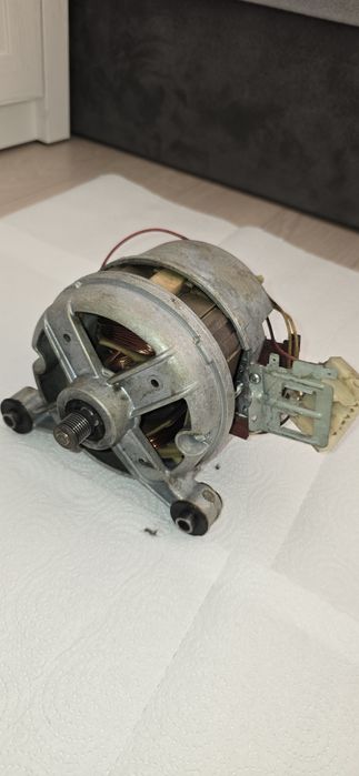 Silnik oryginalny Idemotore Italy pralka Ardo Se810 sprawny