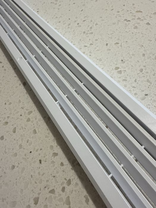 Вентиляційна решітка лінійна