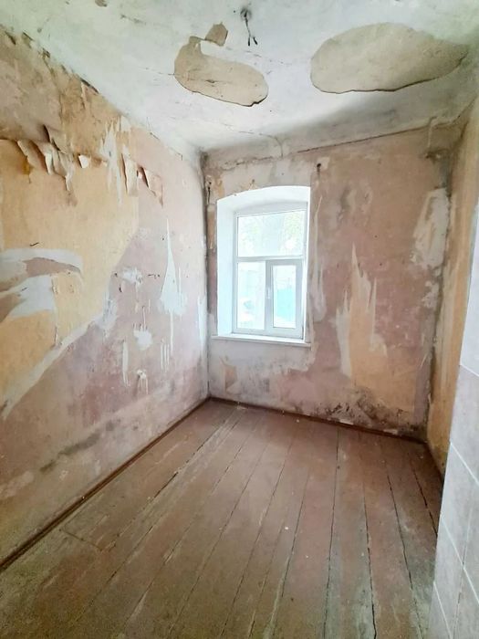 Продам 2-о к/к можливо під офіс в центрі по вул.Тимірязєва.