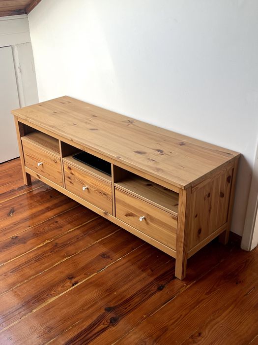 Móvel TV, madeira maciça, 148x47x57 cm. Hemnes Ikea