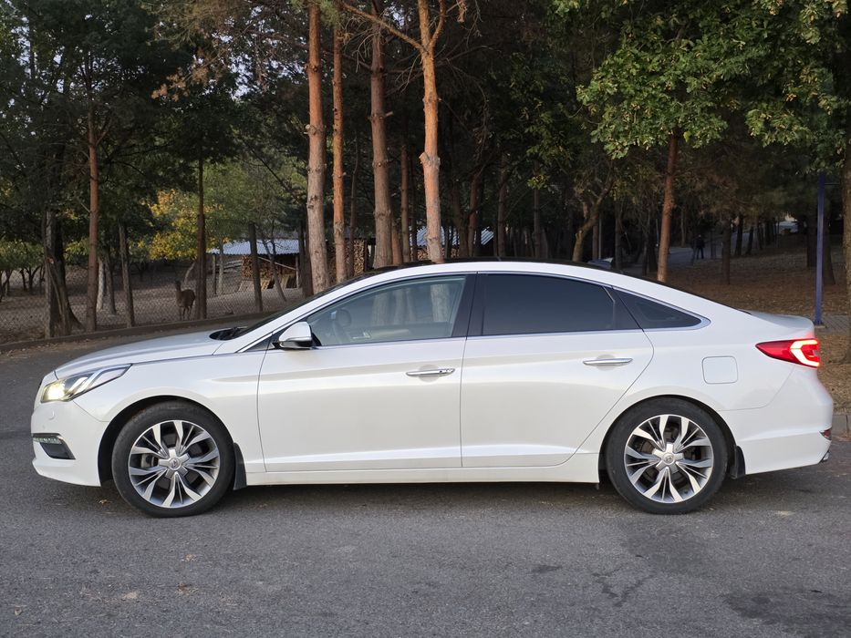Hyundai Sonata LF офиціальна