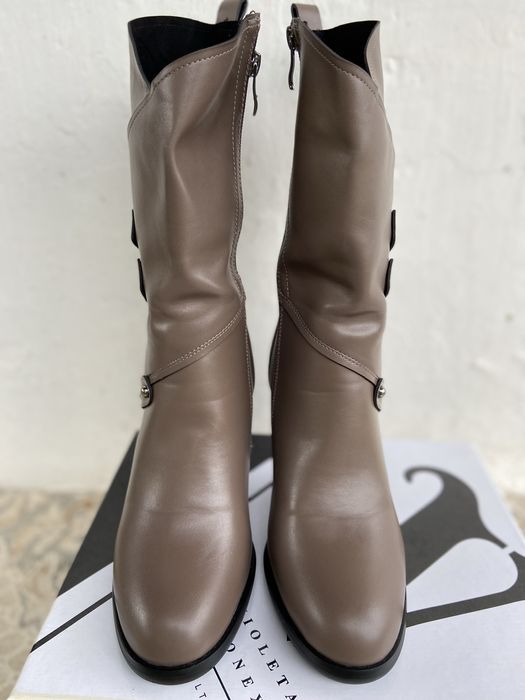 Сапожки на каблуку