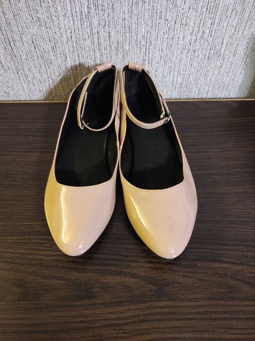 Балетки женские 40 розмер.Олх доставка +35 гривень.