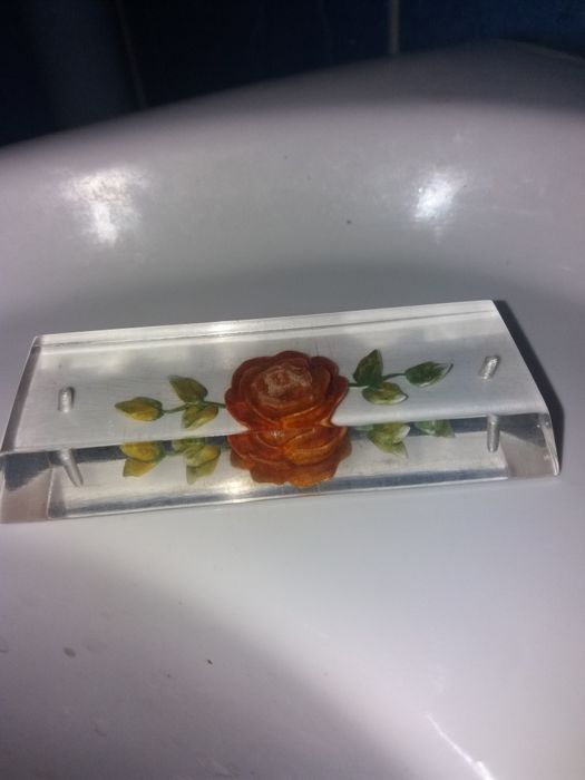 Прикраса в оргсклі.