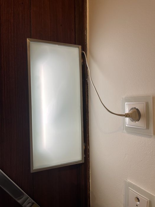 Prateleira com led em vidro