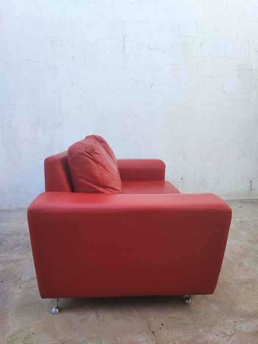 Sofá vermelho pele