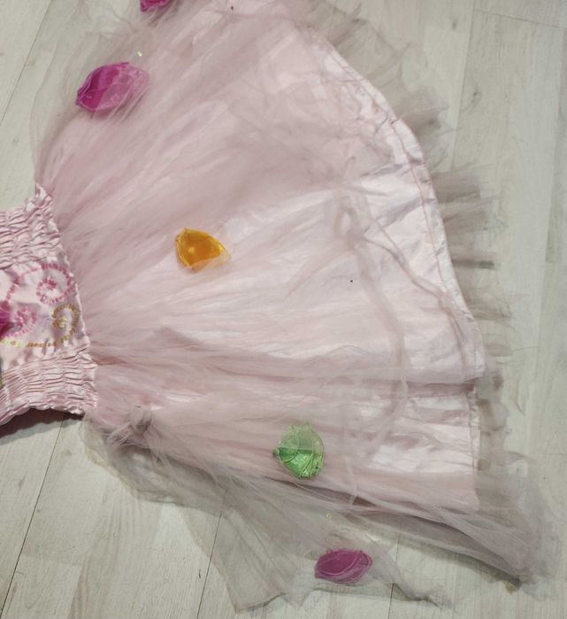 strój wiosna wiosny motyl motylek motyla kwiaty nr 1909