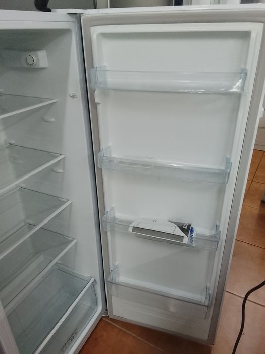 Frigorífico BECKEN (1 Porta/Sem Congelador) Excelente Estado