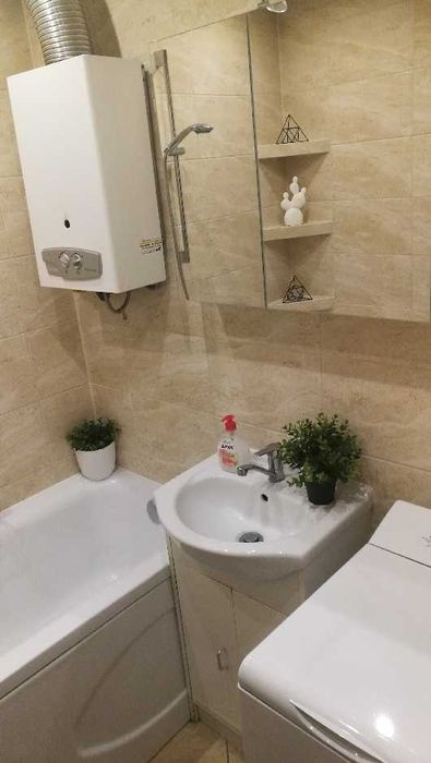 Miejsce w pokoju 2-osobowym - os. Centrum E, Nowa Huta (Plac Centralny)