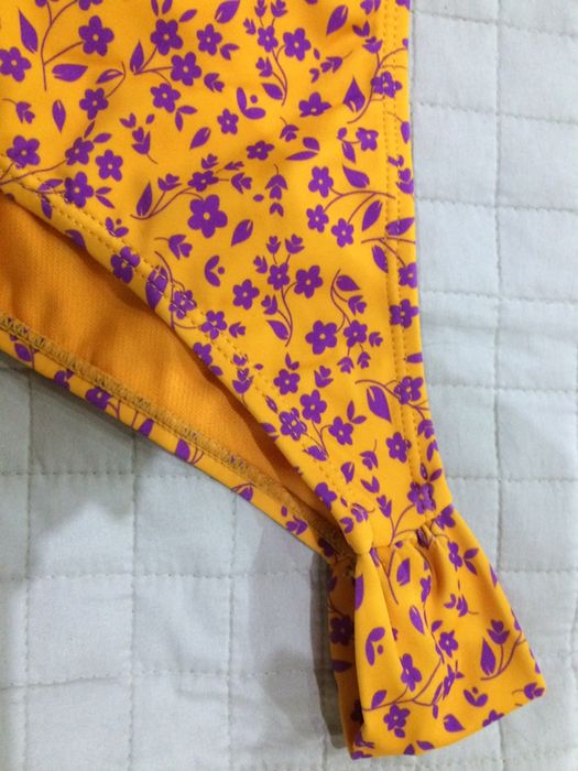 Biquini laranja e lilàs