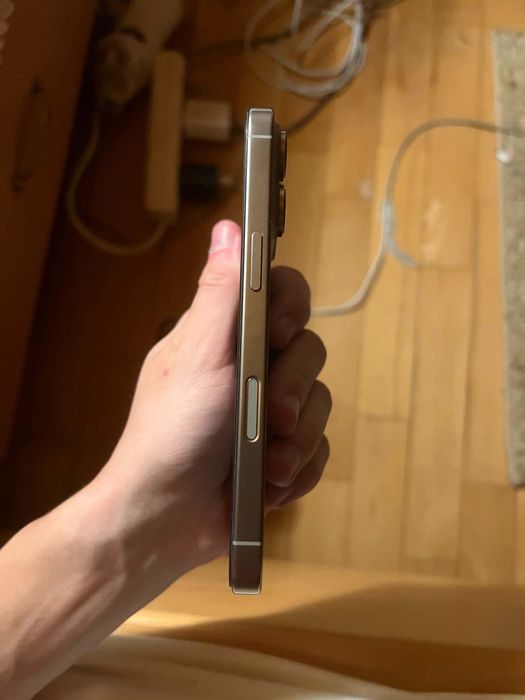 iPhone 16 pro 128gb.