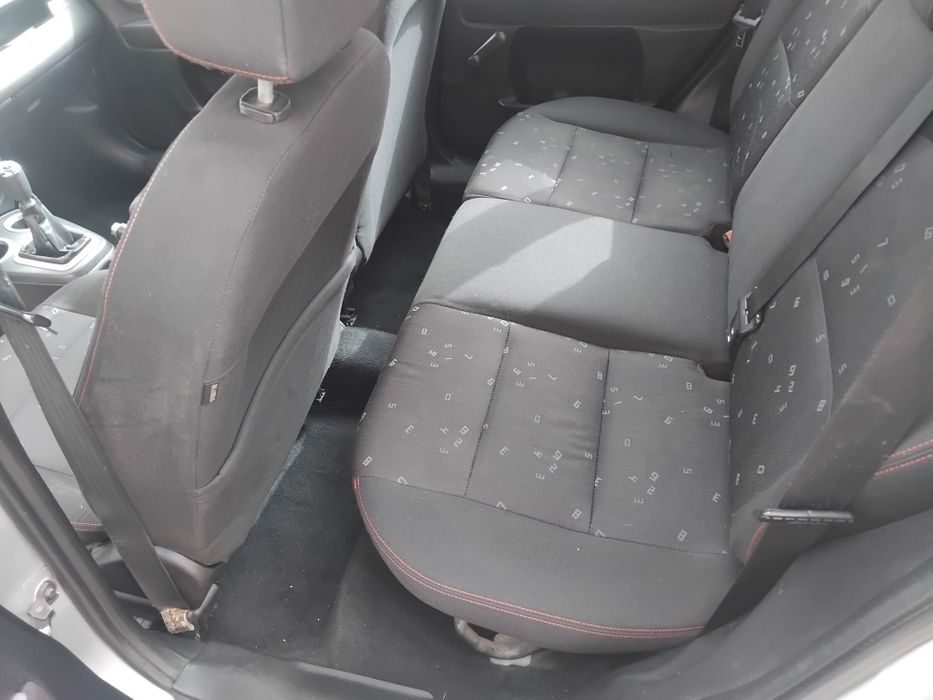 Mazda 2
2007 
Motor 1.4 diesel 
5 lugares