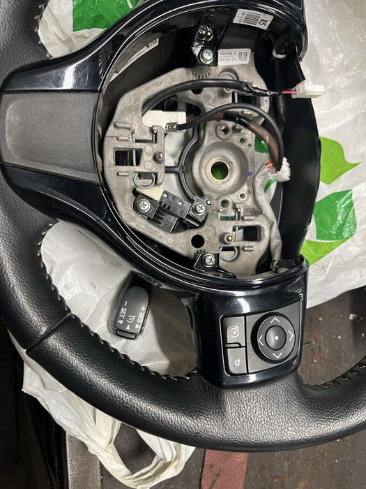 Kierownica toyota yaris 3 + tempomat