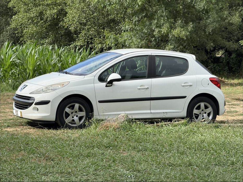 Peugeot 207 1.4 HDi | Económico | 2007 | 5 portas