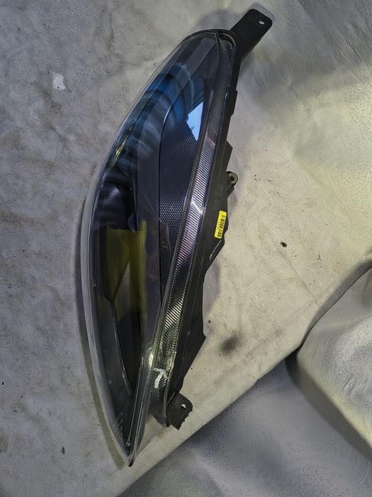 Lampa prawa LED Ford Fiesta Mk 8 VIII Europa reflektor przedni prawy