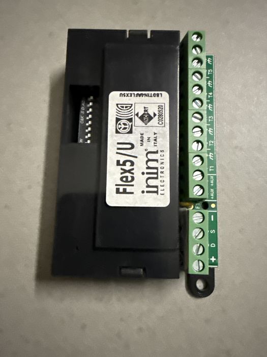 Expander Flex5/U do systemu alarmowego Inim